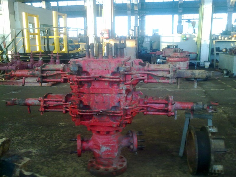 Превенторная установка с системой управления 1)Дистанционное ручное управление 2)Пульт гидроуправления 3) Превенторная установка 4)Циркуляционная