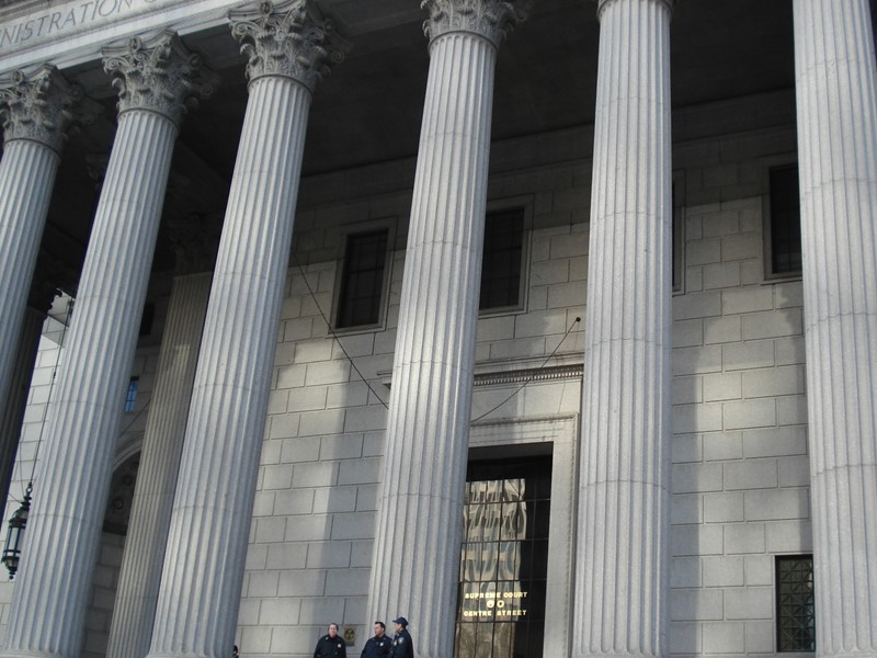 Преюдициальность Действует с момента вступления судебного акта в законную силу до отмены судебного акта