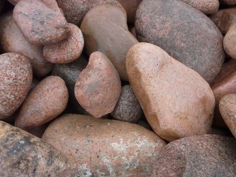 Брусчатка колотые и тесаные  бруски камня, приближающиеся  по форме к параллелепипеду, 