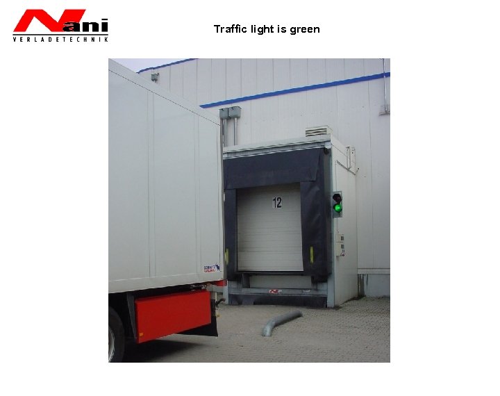 Traffic light is green 