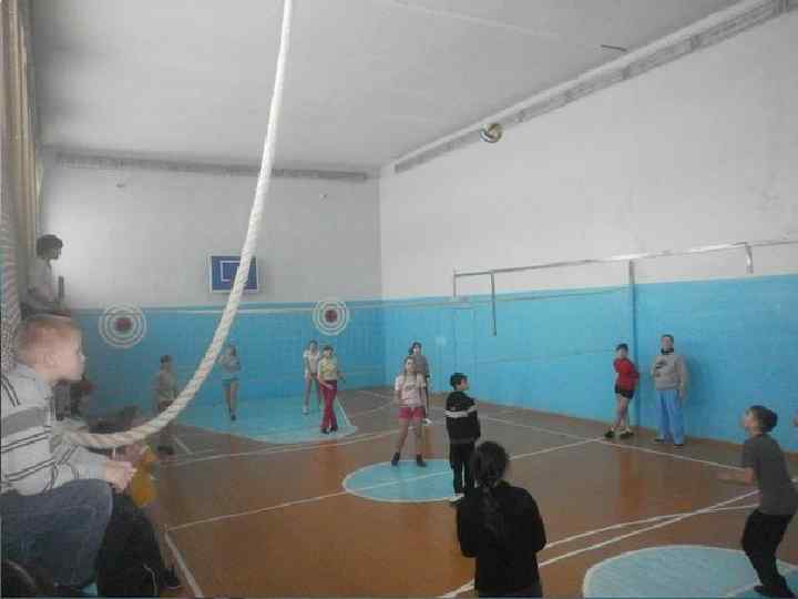 Мы упорно и с удовольствием занимались спортом в школе, в тренажёрном зале, прежде чем