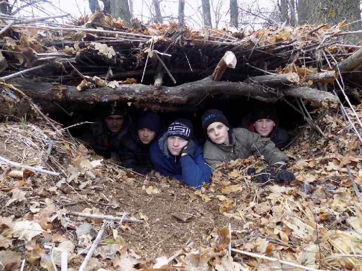 Ребята познают основы выживания в дикой природе: учатся разводить костры, обеззараживать воду, ставить палатки