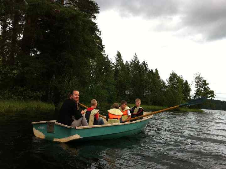 лодки www. themegallery. com Company Logo 