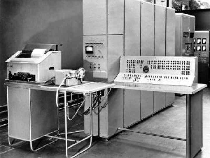 Какая машина явилась прототипом современного компьютера и опередила время на 100 лет