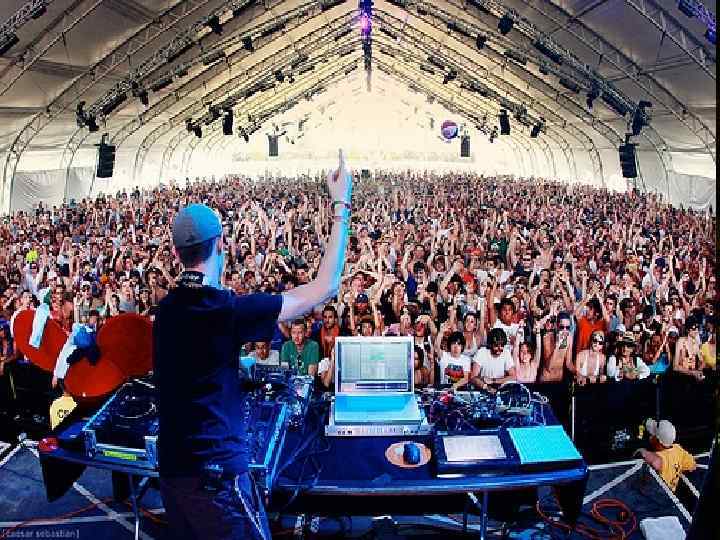 Nightlife The Café de Paris Cafe de Paris is one of the most exclusive