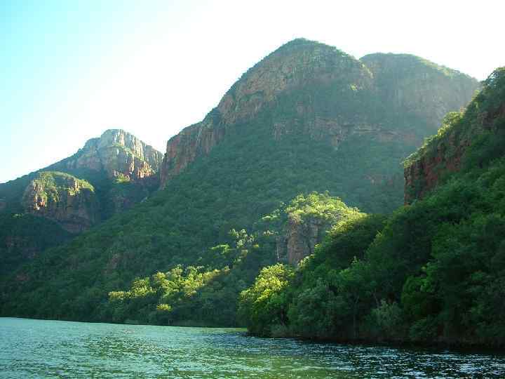  Расположенный в провинции Мпумаланга (Mpumalanga - в буквальном переводе «место, где восходит солнце»