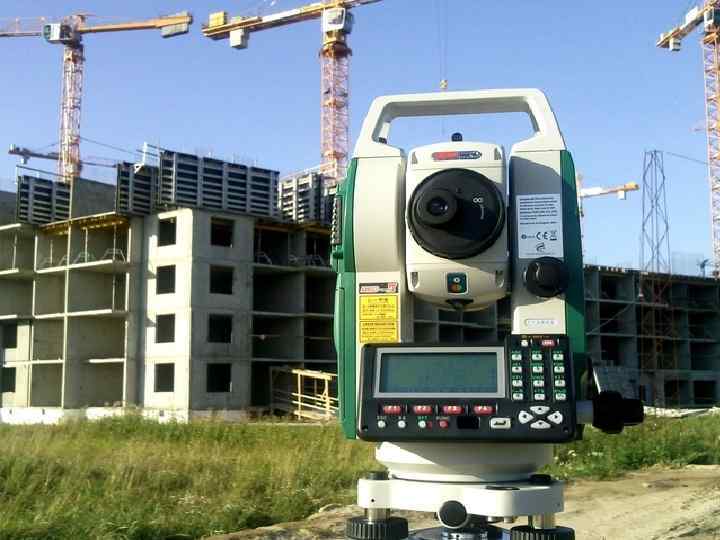 МАССОВОСТЬ И УНИКАЛЬНОСТЬ ПРОФЕССИИ Профессия геодезиста уникальна и достаточно редка в геодезиста настоящее время.