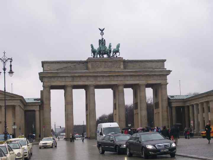 Наверное, подобные триумфальные арки есть во многих столицах Европы! 