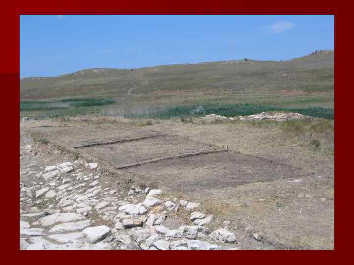 Археологические комплексы ЗАКРЫТЫЕ – отражают определённый момент времени. Вещи в комплексе могли быть сделаны