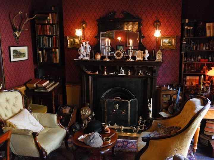  Вход в музей стоит 6 фунтов для взрослых и 4 — для детей,