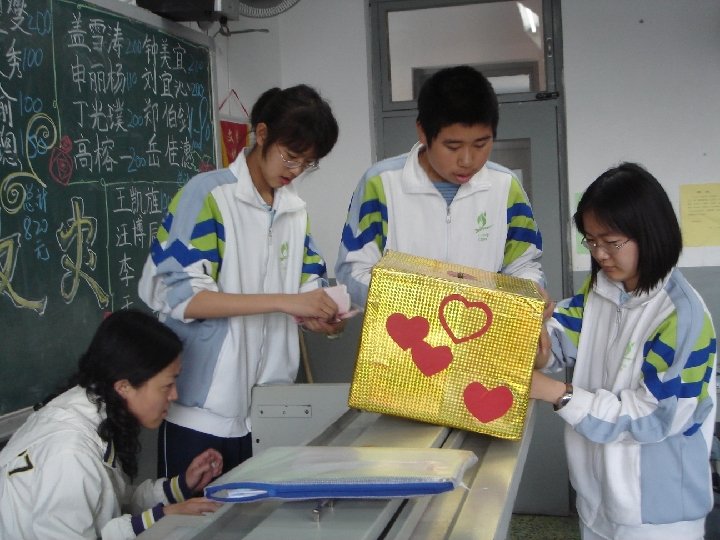 Instead of being defeated by the disaster, we’re witnessing the unprecedented national unity! 7775.