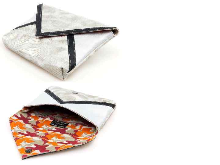 В мае, при заказе 2 -ух платьев, мы дарим эксклюзивный кожаный клатч BARBARICE. Расцветку