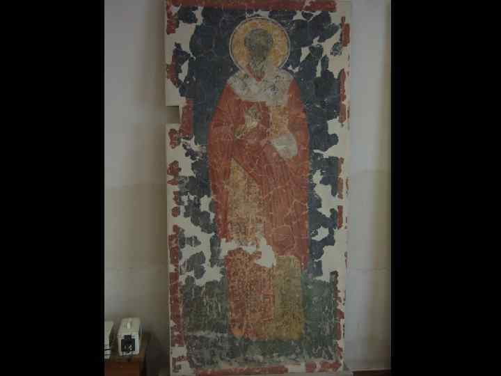 С северной стороны западного прохода в диаконник. святитель. 