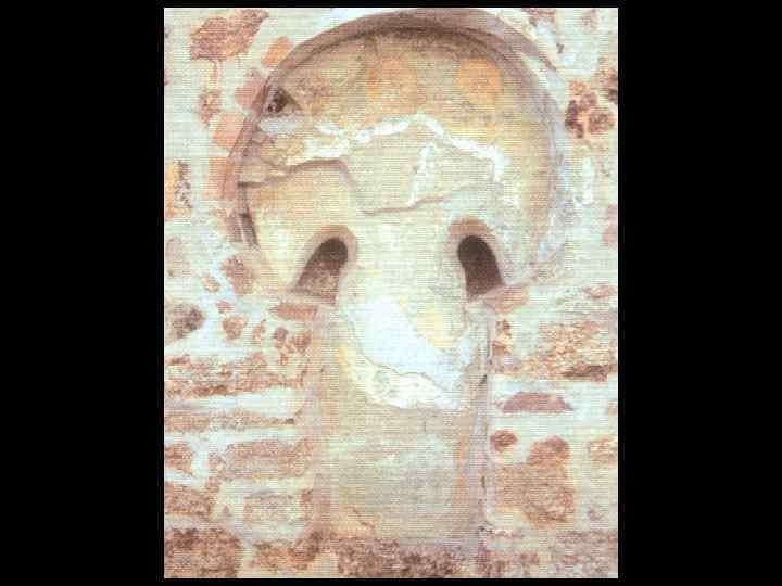 Северный фасад церкви. Поклонный крест. 