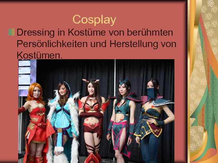 Cosplay Dressing in Kostüme von berühmten Persönlichkeiten und Herstellung von Kostümen. 
