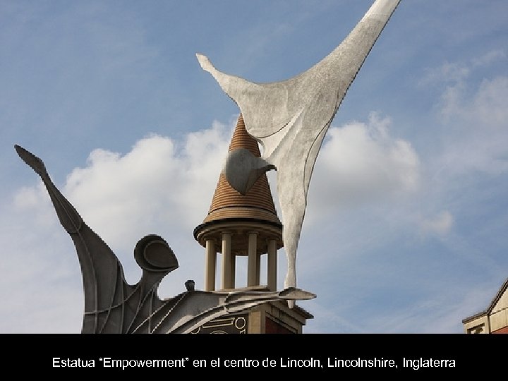Estatua “Empowerment” en el centro de Lincoln, Lincolnshire, Inglaterra 