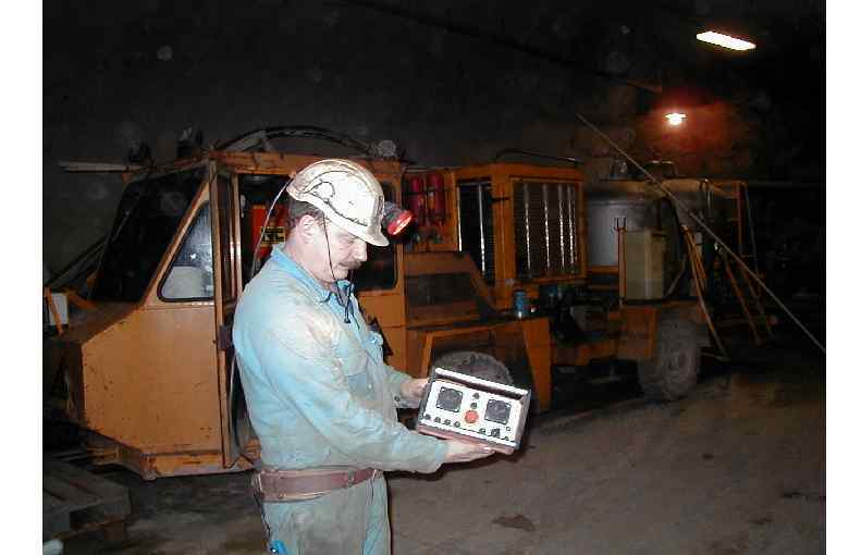 Pressure pot charging 