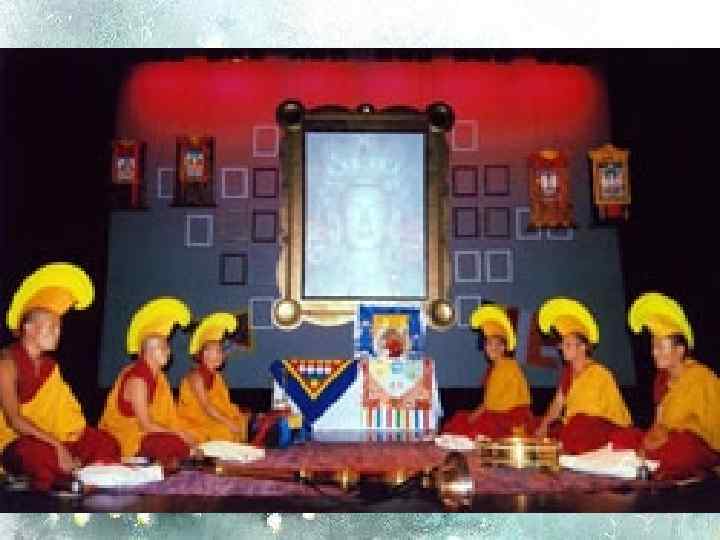  • В жилищах верующих-ламаистов на почетном месте помещается невысокий шкафчик с полочкой перед