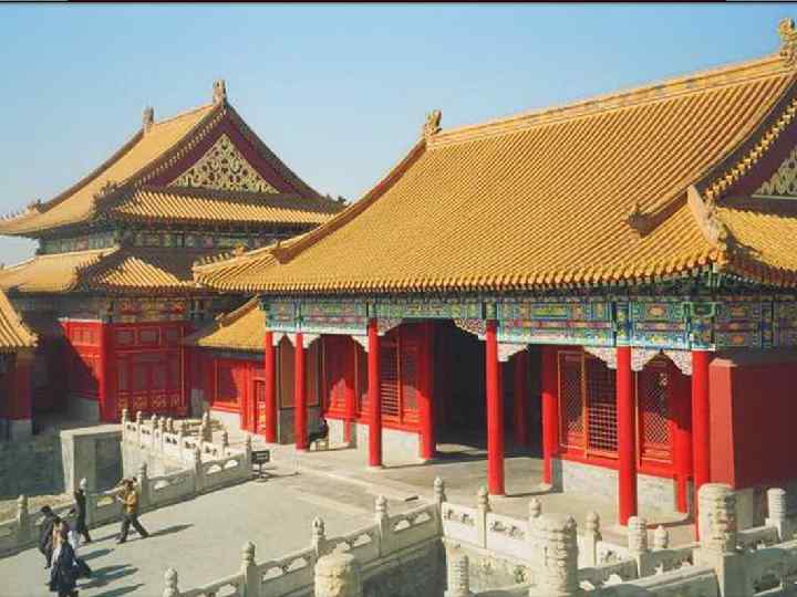 Достопримечательности 景點介紹 Императорский дворец В самом центре Пекина находится Императорский дворец, известен также как