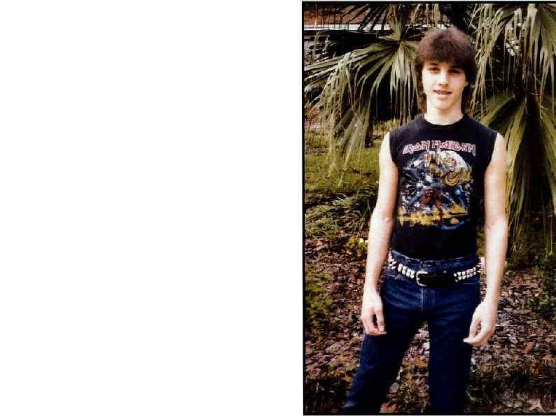 Все начиналось еще с того, как 13 -летнему Чаку подарили электрогитару и он выступал