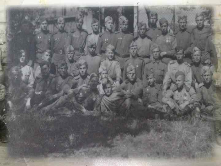 Сам танк, попав в перекрестный огонь, был подбит, но, и лишившись хода, он продолжал