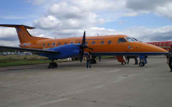 EMBRAER-120 