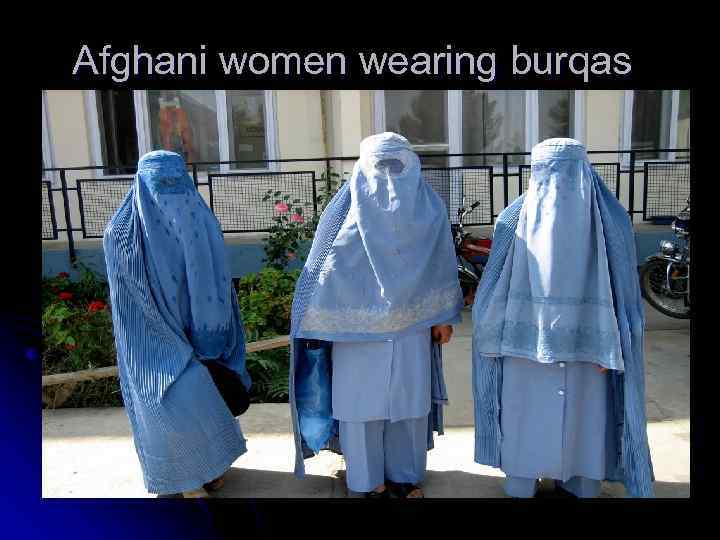 Afghani women wearing burqas 