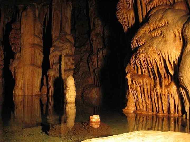 Образование. Карстовые пещеры появляются вследствие растворения пород водой. 