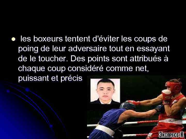l les boxeurs tentent d'éviter les coups de poing de leur adversaire tout en