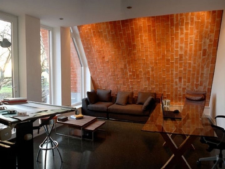 A tető nem öncélú dizájnelem mivel hozzájárul a belső hőmérséklet és a páratartalom stabilitásához,