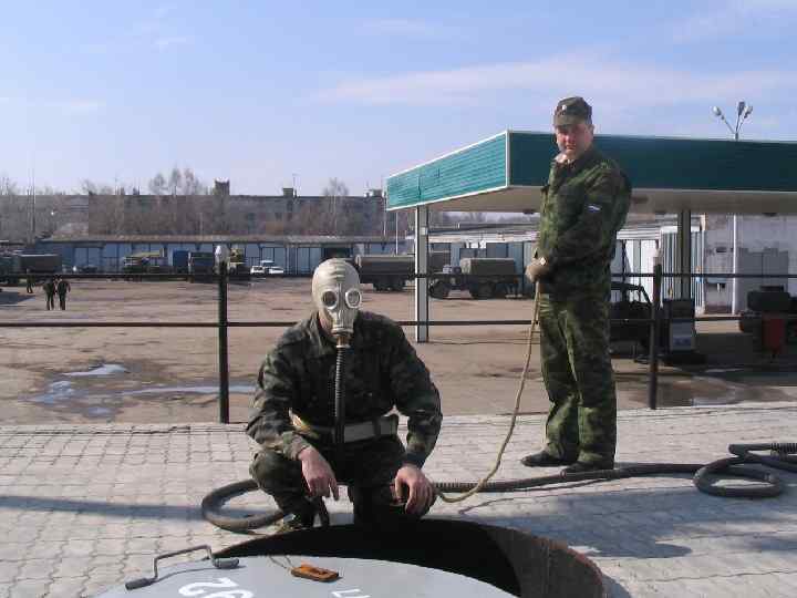 При обнаружении в процессе заправки неисправностей или подтеканий в раздаточных колонках, раздаточных кранах и