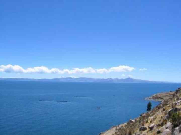 САМОЕ БОЛЬШОЕ ВЫСОКОГОРНОЕ ОЗЕРО: Титикака, Перу -Боливия, 8 248 кв. км (3 200 кв.