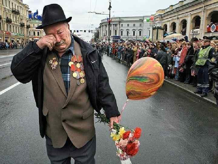 На рубеже весны четвёртой, В награду за года тревог, В дыму и прахе распростёртый