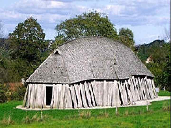 Поселения • • • Крестьянские жилища скандинавов IX—XI веков представляли собой простые однокомнатные дома,