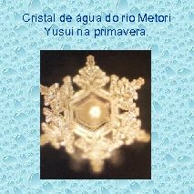 Cristal de água do rio Metori Yusui na primavera. 