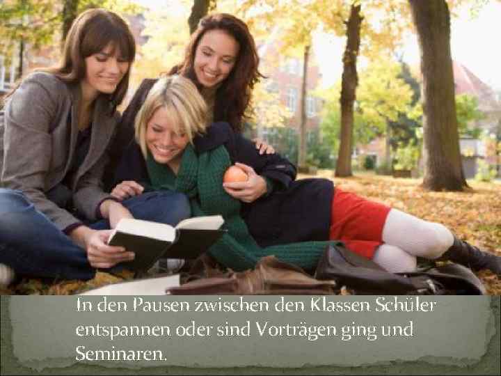 In den Pausen zwischen den Klassen Schüler entspannen oder sind Vorträgen ging und Seminaren.