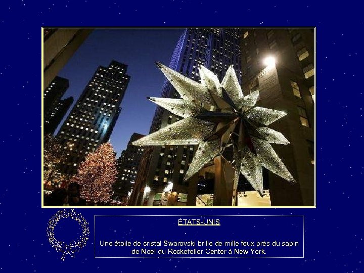 ÉTATS-UNIS Une étoile de cristal Swarovski brille de mille feux près du sapin de