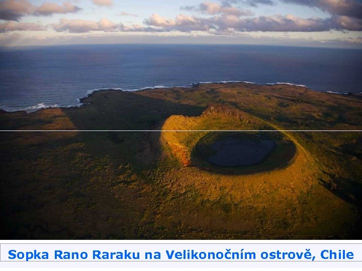 Sopka Rano Raraku na Velikonočním ostrově, Chile 