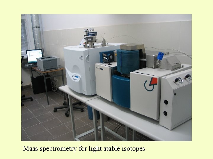 Mass spectrometry for light stable isotopes 