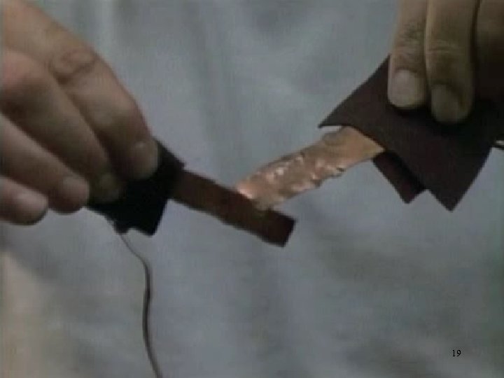 6. a) Farben der Komplexe des Vanadiums Versuch 5 6. b) Elektrolyse Versuch 6