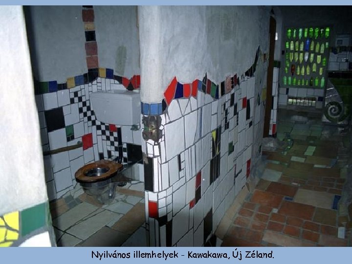 Nyilvános illemhelyek - Kawakawa, Új Zéland. 